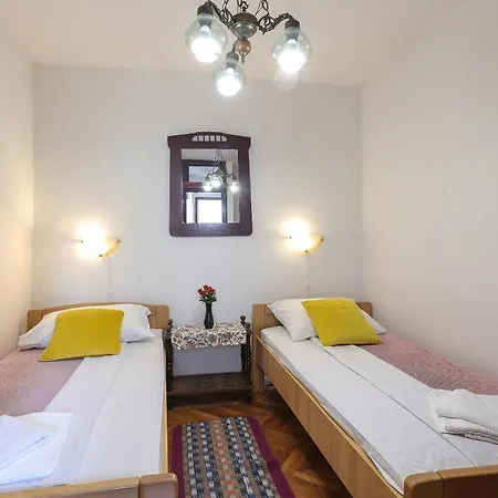 Casa Di Nives アパート